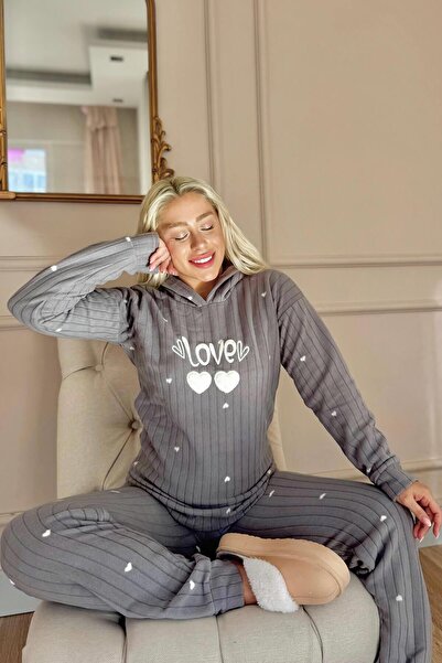 Pijamaevi Gri Love Desenli Kapşonlu Peluş Polar Pijama Takımı