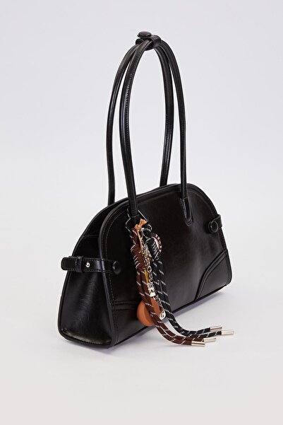 Levidor Siyah Uzun Askılı Charm Detaylı Omuz Çantası