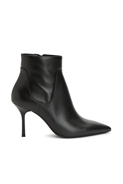 Dıvarese Siyah Kadın Bot