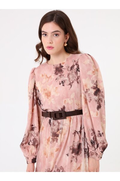 Benin Φόρεμα Hijab με μανίκια από ύφασμα σιφόν με λουλουδάτο σχέδιο - Πούδρα -