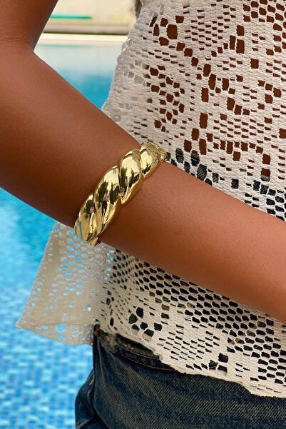 CAŞ DEKORASYON Gold Color Twisted Plate Bracelet
