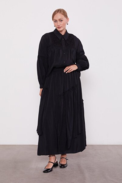 Levidor Black Lace Detailed Skirt Suit