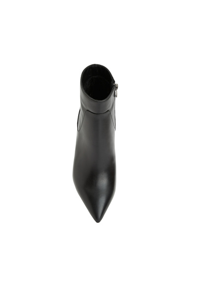 Dıvarese Siyah Kadın Bot