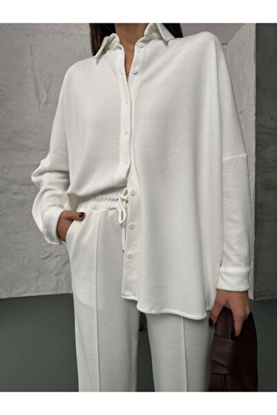 Elif Özbey Butik Thessaloniki Team in White Shirts