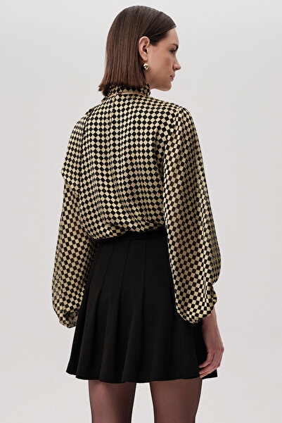 Exquise Fusta neagră mini cu pliuri și cataramă