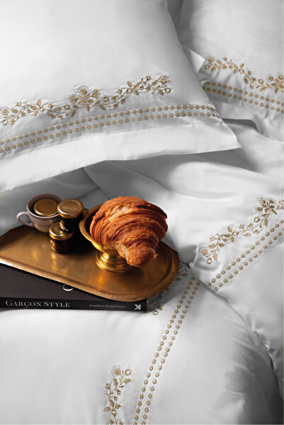 İssimo Home Fibula - Symphony of Golden Details