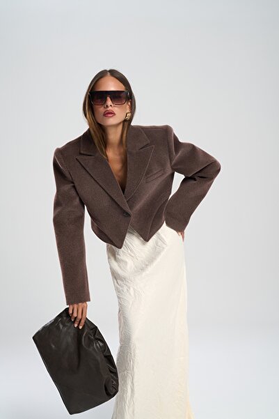 MAI STUDIOS CO. Jachetă crop cu detaliu triunghiular Teya maro