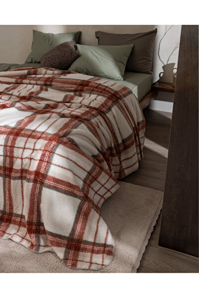 Madame Coco Varnelle Double Sherpa Blanket - Ecru/Brown