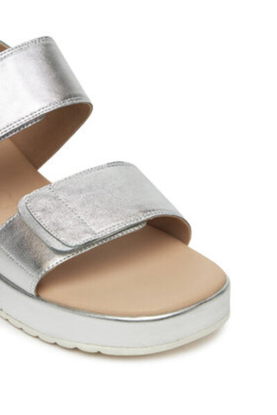 Caprice Γυναικεία Σανδάλια ασημένια CAPRICE-9-28307-44 941 ΑΣΗΜΙ