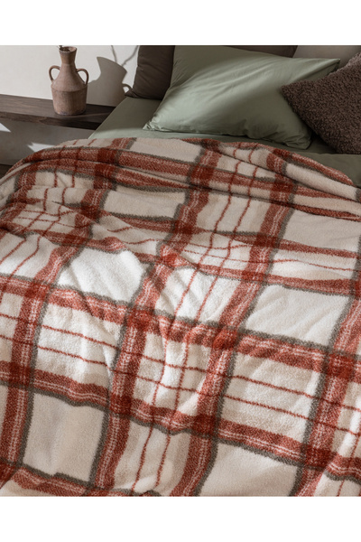 Madame Coco Varnelle Double Sherpa Blanket - Ecru/Brown