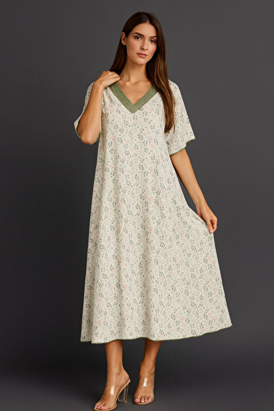 Talvien Bambu Kumaş Dantel Yaka Detaylı Battal Beden Kloş Elbise