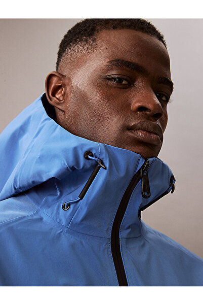 Calvin Klein Men's 3L Tech Shell Windbreaker Jacket