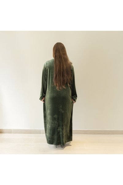 LINELLE جلابية شتوية نسائية - إطلالة مخملية خضراء بأكمام طويلة، مزينة بتفاصيل حجرية،
