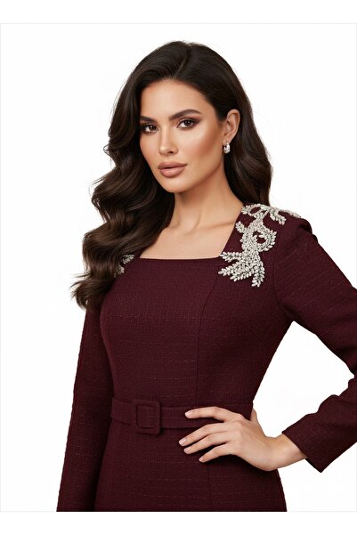 1Moda1Tarz Kadın İthal Tüvit Kumaş Taş İşlemeli Astarlı Özel Tasarım Midi Elbise
