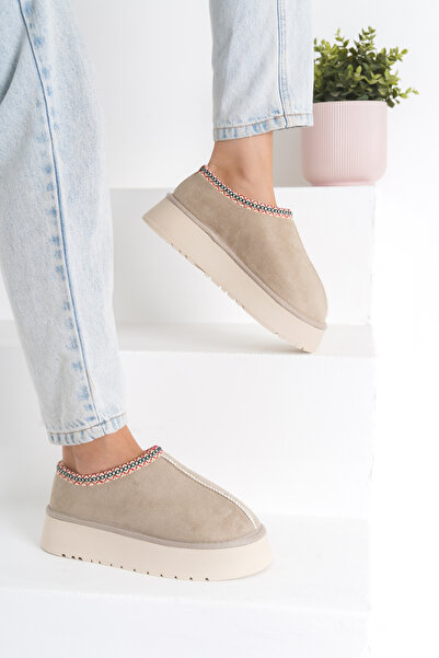 Saltopik Μπεζ σουέντ παντόφλες με χοντρή σόλα με μάλλινη επένδυση