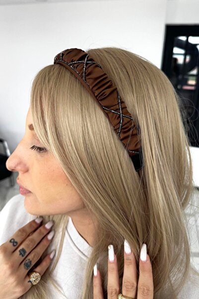 TAKIŞTIR Κορώνα με λεπτομέρεια από πέτρα σε καφέ χρώμα