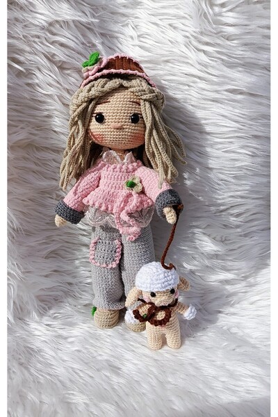 elimdeki sanat Tubicraft amigrumi ALİNA bebek