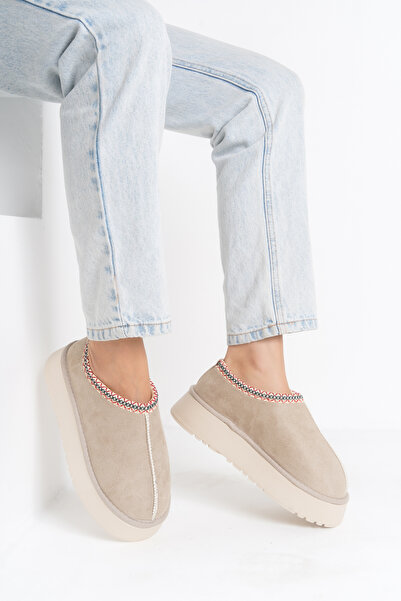 Saltopik Μπεζ σουέντ παντόφλες με χοντρή σόλα με μάλλινη επένδυση