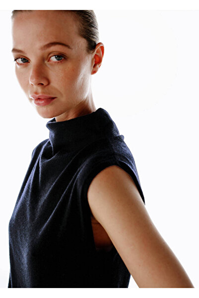 Knitss Ultrafine Organic Cashmere Black Knitwear Top