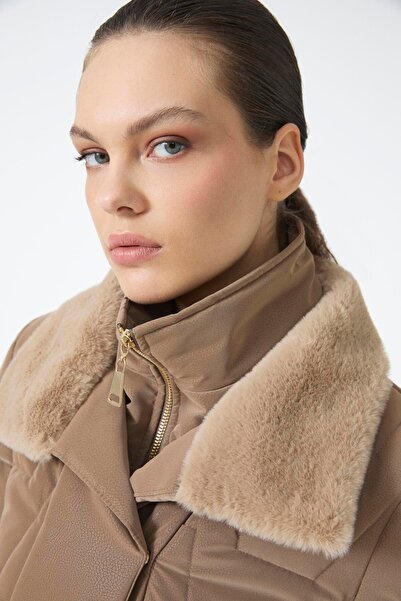 Zühre Camel Puffer Coat with Fur Collar and Belt Detail 12764