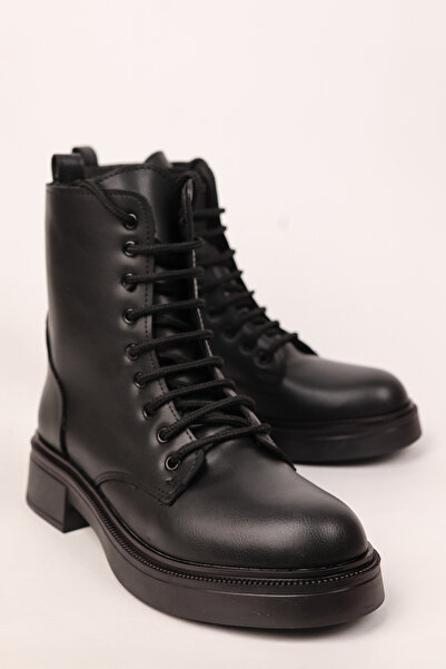 Madam Tarz أحذية روفان ذات الأربطة