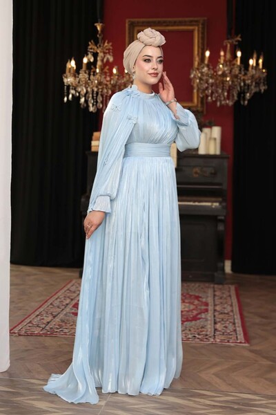 N.S NEVA STYLE فستان سهرة بتفاصيل عباءة باللون الأزرق الفاتح للرضع 5394BM