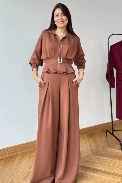 Cappmoda طقم TKM-13351 بني اللون بتفاصيل الكورسيه وسحاب من قماش المودال