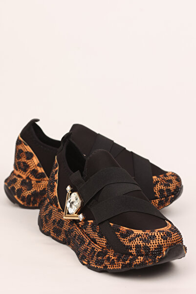 Madam Tarz LJN-640 حذاء رياضي بمشبك مطاطي وحجر