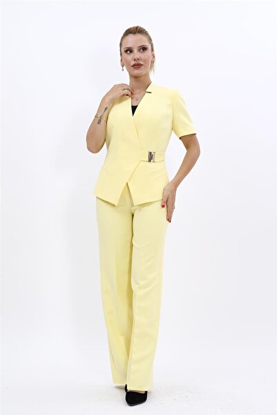 ÖNDER ÖZSOY Tokalı Kısa Kollu Ceket & Bol Paça Pantolon Takım-Sarı