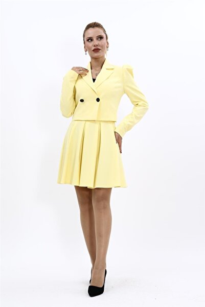 ÖNDER ÖZSOY Gömlek Yaka Kısa Ceket & Kısa Kloş Etek-Sarı