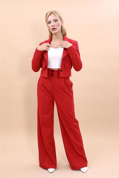 ÖNDER ÖZSOY Düşük Yaka Mini Ceket & Yüksek Bel Pileli Bol Paça Pantolon Takım-Kırmızı