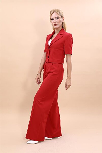ÖNDER ÖZSOY Kısa Kollu Yakalı Mini Ceket & Yüksek Bel Bol Paça Pantolon Takım-Kırmızı