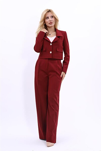 ÖNDER ÖZSOY Düşük Yaka Mini Ceket & Yüksek Bel Pileli Bol Paça Pantolon Takım-bordo