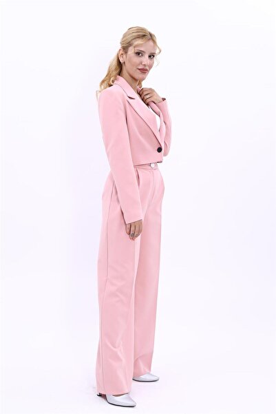 ÖNDER ÖZSOY Tek Düğme Mini Ceket & Yüksek Bel Pileli Bol Paça Pantolon Takım-Pudra