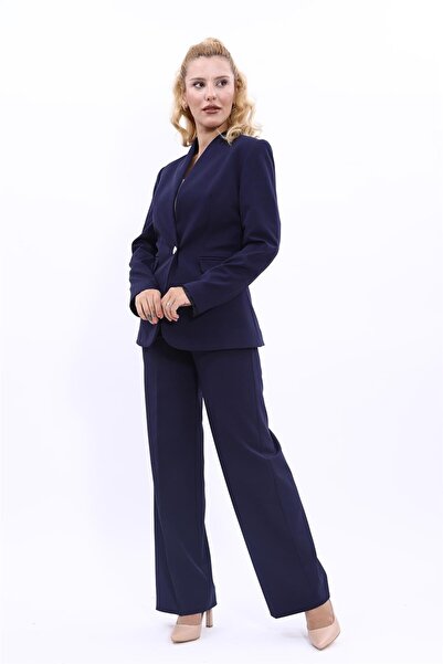 ÖNDER ÖZSOY Kendinden Dik Yakalı Ceket & İspanyol Paça Pantolon-Lacivert