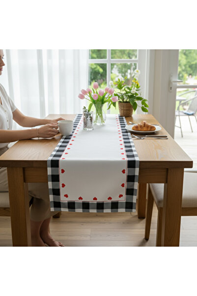 Bohem kutusu سجادة مطبوعة بتفاصيل قلب - 48 × 135 سم