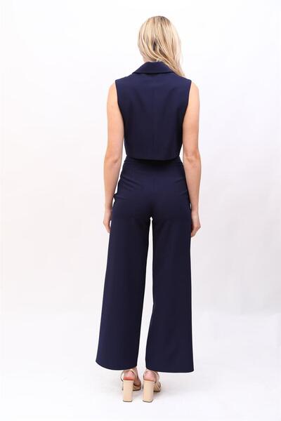 ÖNDER ÖZSOY Crop Yelek & Düğmeli Bol Paça Pantolon Takım-Lacivert