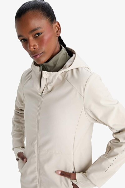 DeFacto Defactofit Su Geçirmez Softshell Slim Fit Dar Kesim Kapüşonlu Fermuarlı Cepli Parka E5702AX25AU