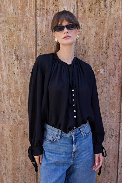 Duruvia boutique Kadın Siyah Şifon Bağlama Detaylı Gömlek Bluz