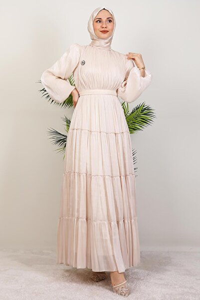 GİYZAMİLA بروش أيدينيز لفساتين السهرة كريمي