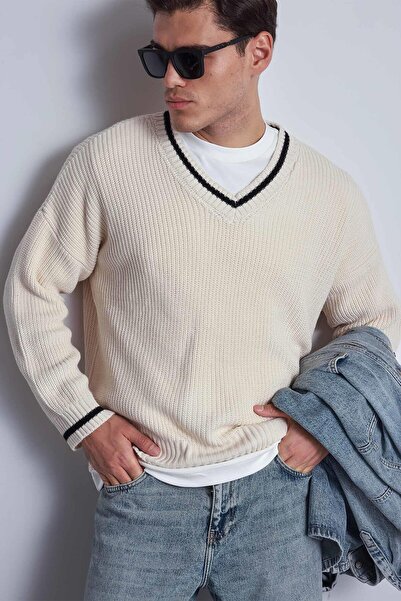 ablukaonline Ανδρικό πουλόβερ με λαιμόκοψη σε σχήμα V oversized με λεπτομέρεια αντίθεσης μπεζ
