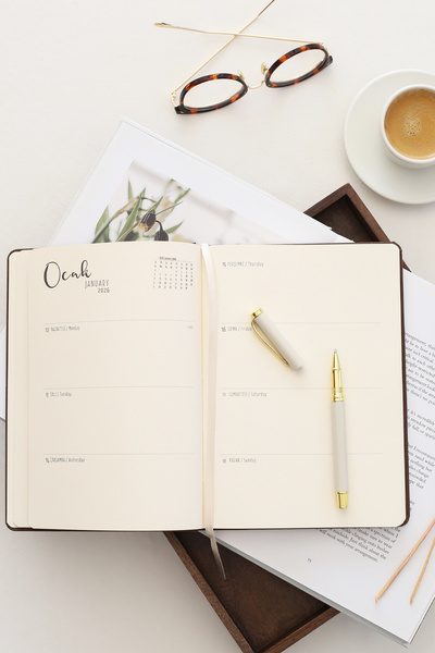 Matt Notebook مفكرة أسبوعية من الكتان مقاس A5 لعام 2026، 15×21 سم - 12 شهرًا، لون بني