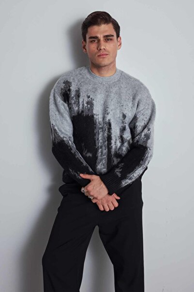 ablukaonline Ανδρικό πουλόβερ με μοτίβο με λαιμόκοψη oversized μαύρο