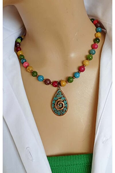 shop قلادة من الأحجار الطبيعية المختلطة مع العقيق وتفاصيل نحاسية - تصميم يدوي...