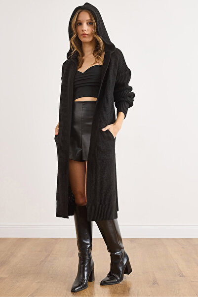 Olalook سترة نسائية سوداء بقلنسوة وجيوب ذات ملمس ناعم وسميكة HRK-19000416