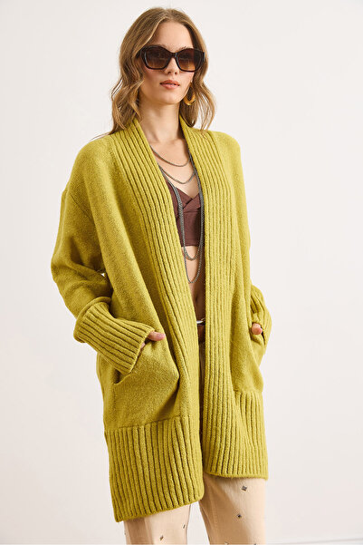 Olalook Women's Oil Green Pocket Detail Collar Detailed Soft Textured Knitwear Cardigan Hrk-19000322