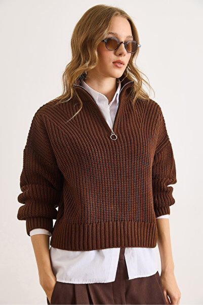 Olalook Дамски кафяв пуловер с яка и цип KZK-19001014