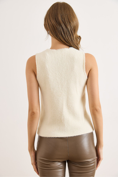 Olalook Women's Ecru Button Detailed Asymmetrical Crop Beard Blouse Blz-19003134