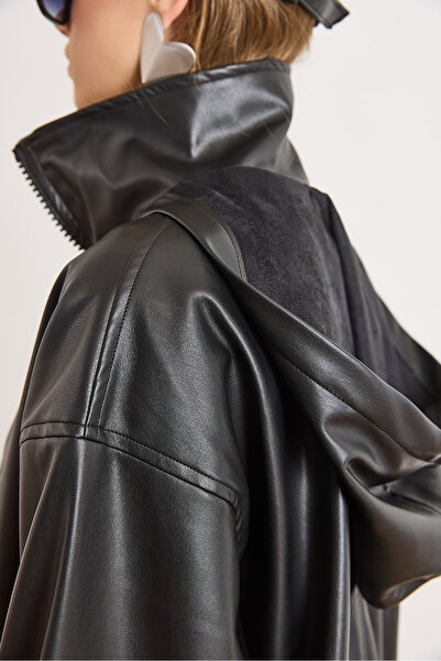 Olalook Kadın Siyah İçi Kadife Astarsız Kapüşonlu Suni Deri Ceket CKT-19000478