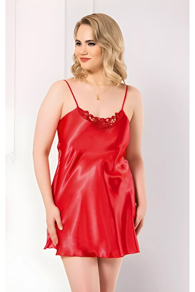 Bleu Petite قميص نوم قصير من الساتان بحمالات رفيعة ومقاس كبير